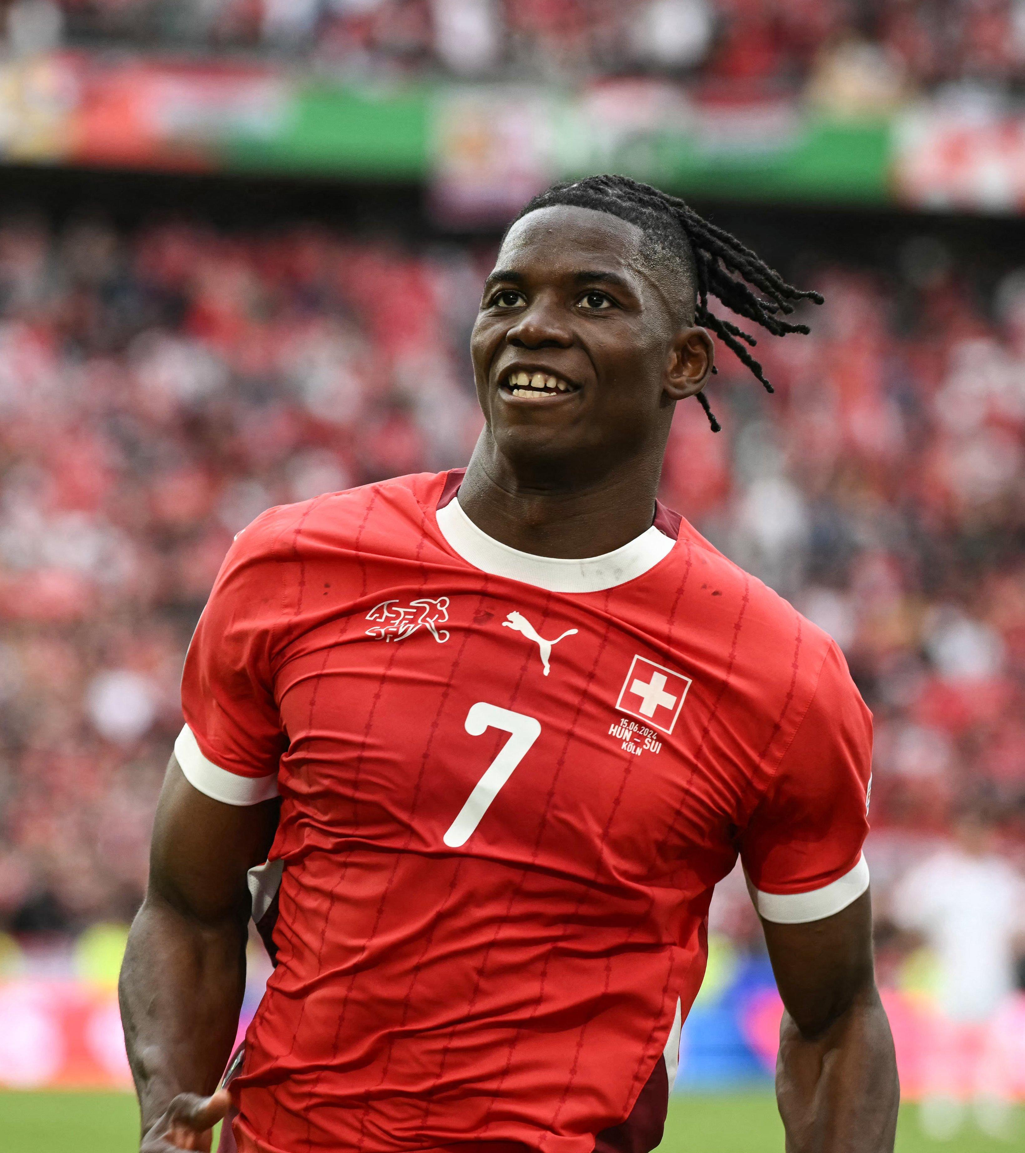 瑞士客场胜利，锁定欧洲杯参赛资格的简单介绍