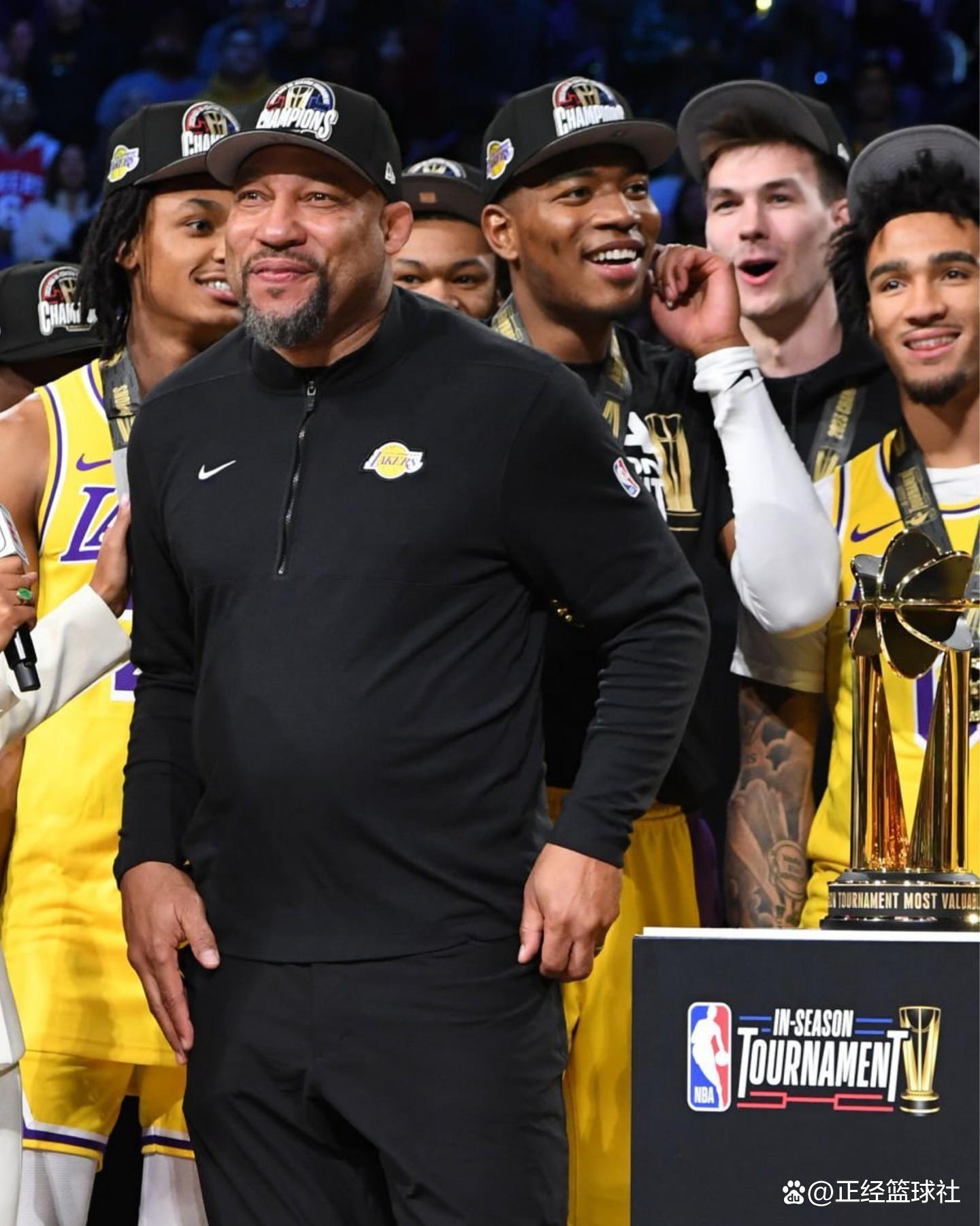 九游体育中国官网-雄鹿主帅喊话球队，誓夺常规赛冠军