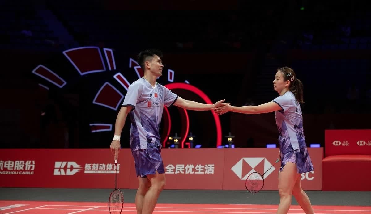 羽毛球混合双打决赛选手实力激烈