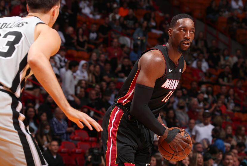 九游体育官方入口-开拓者再胜马刺豪取三连胜，战绩逐渐回暖的简单介绍