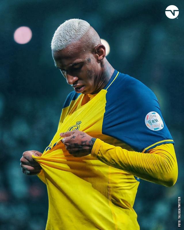 九游体育app下载-足球明星闪耀赛场，表现抢眼