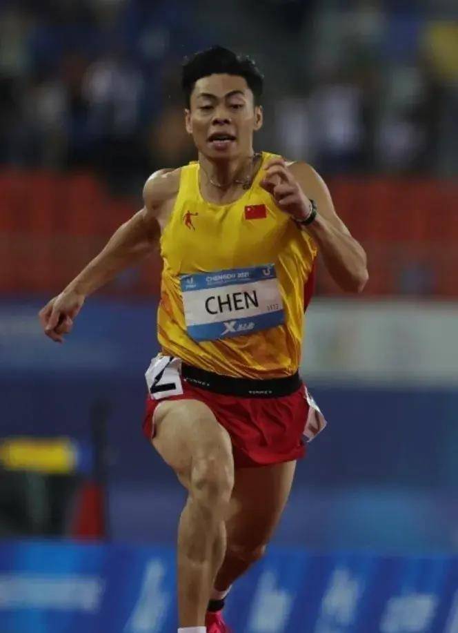 争夺至极!选手冲刺终点线,终获头筹的简单介绍 争夺至极!选手冲刺终点线,终获头筹的简单介绍