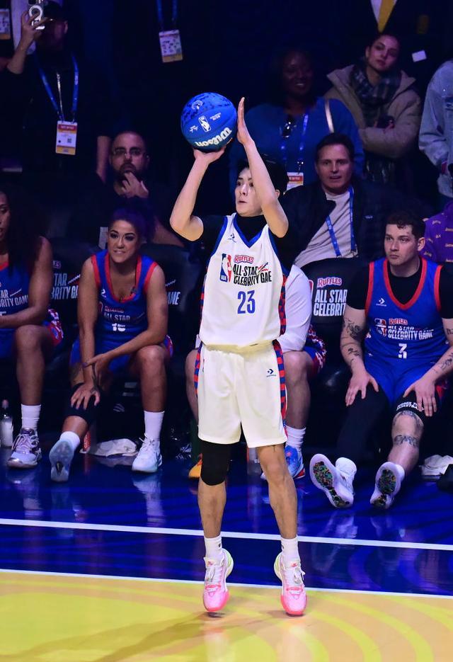 NBA明星球员大秀绝技,全明星赛精彩纷呈的简单介绍 NBA明星球员大秀绝技,全明星赛精彩纷呈的简单介绍