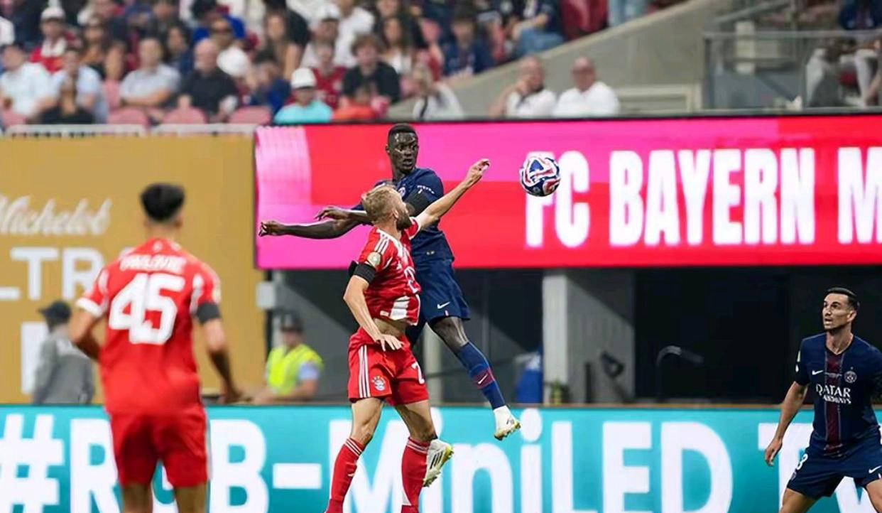 九游体育-斯洛伐克队在比赛中展现出团结精神