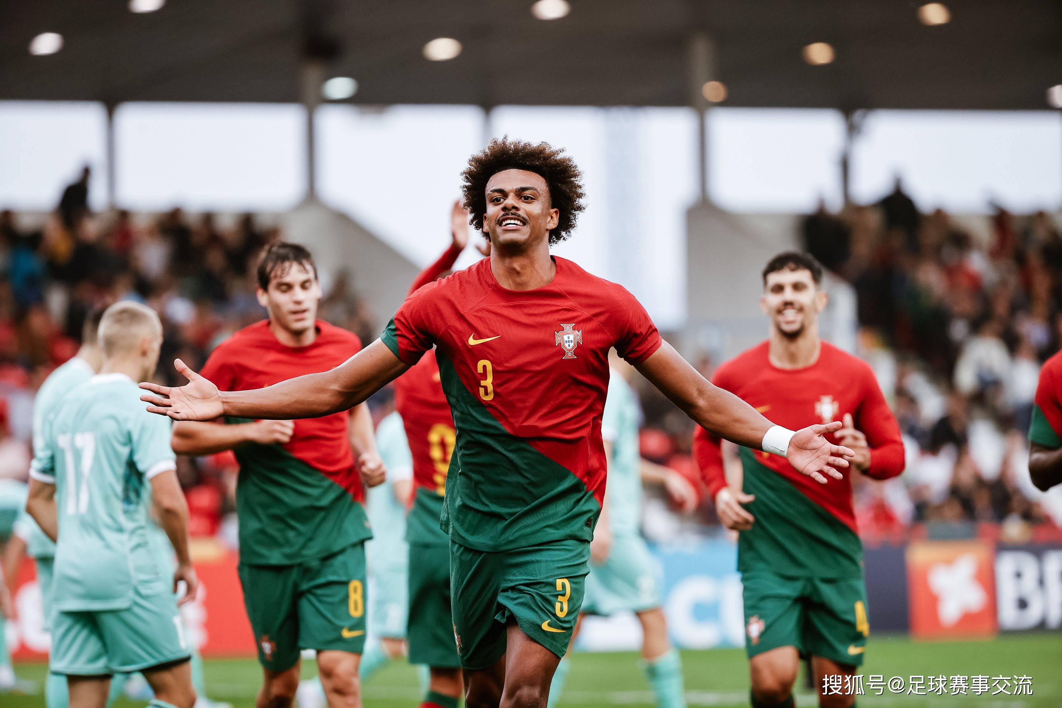 意大利惊险小胜斯洛伐克，挺进8强