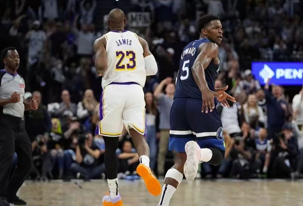 九游体育入口-比赛中球队防守如铁桶一般坚固