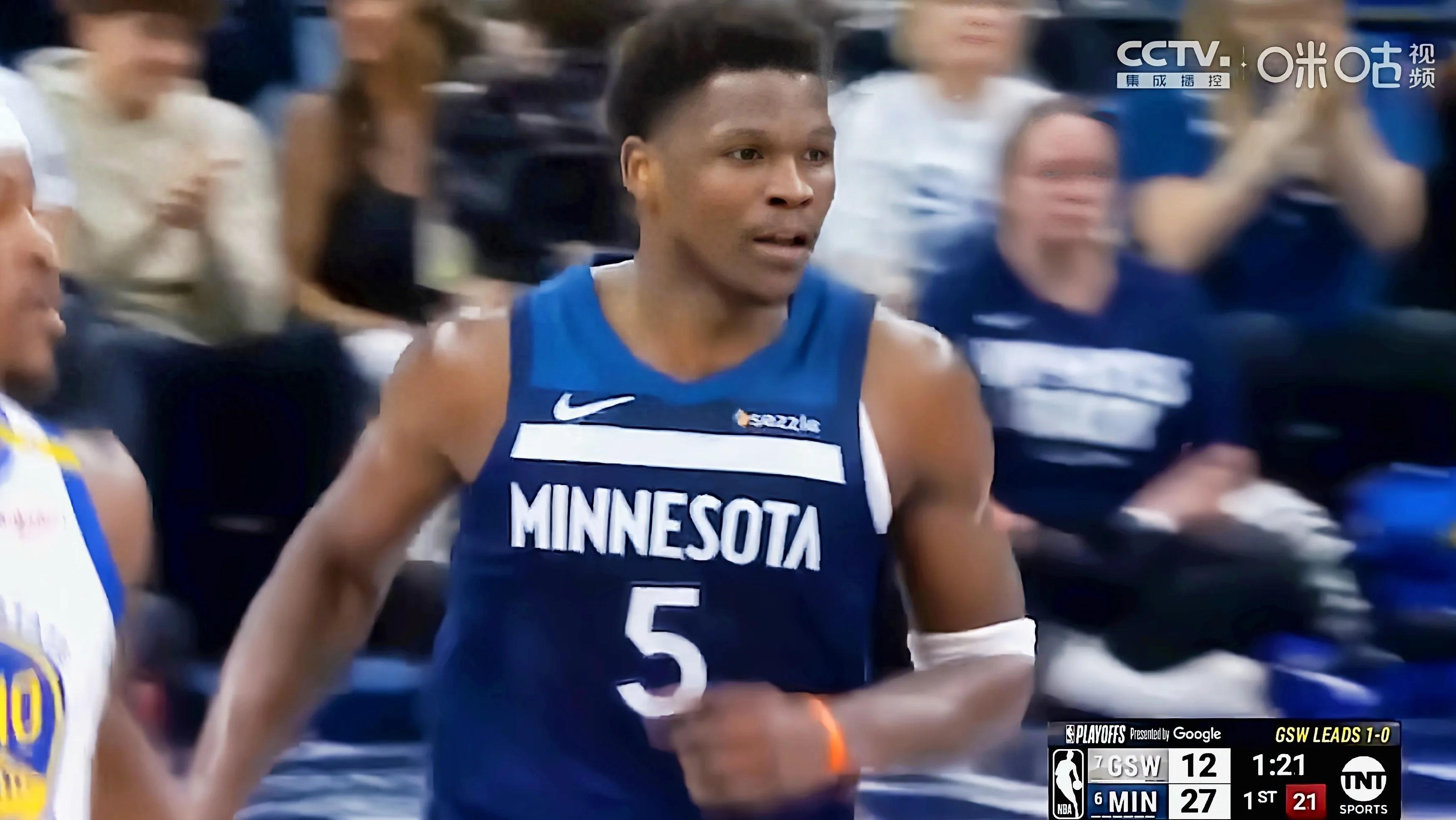 九游体育app-卢卡库建功，埃弗顿战胜狼队的简单介绍