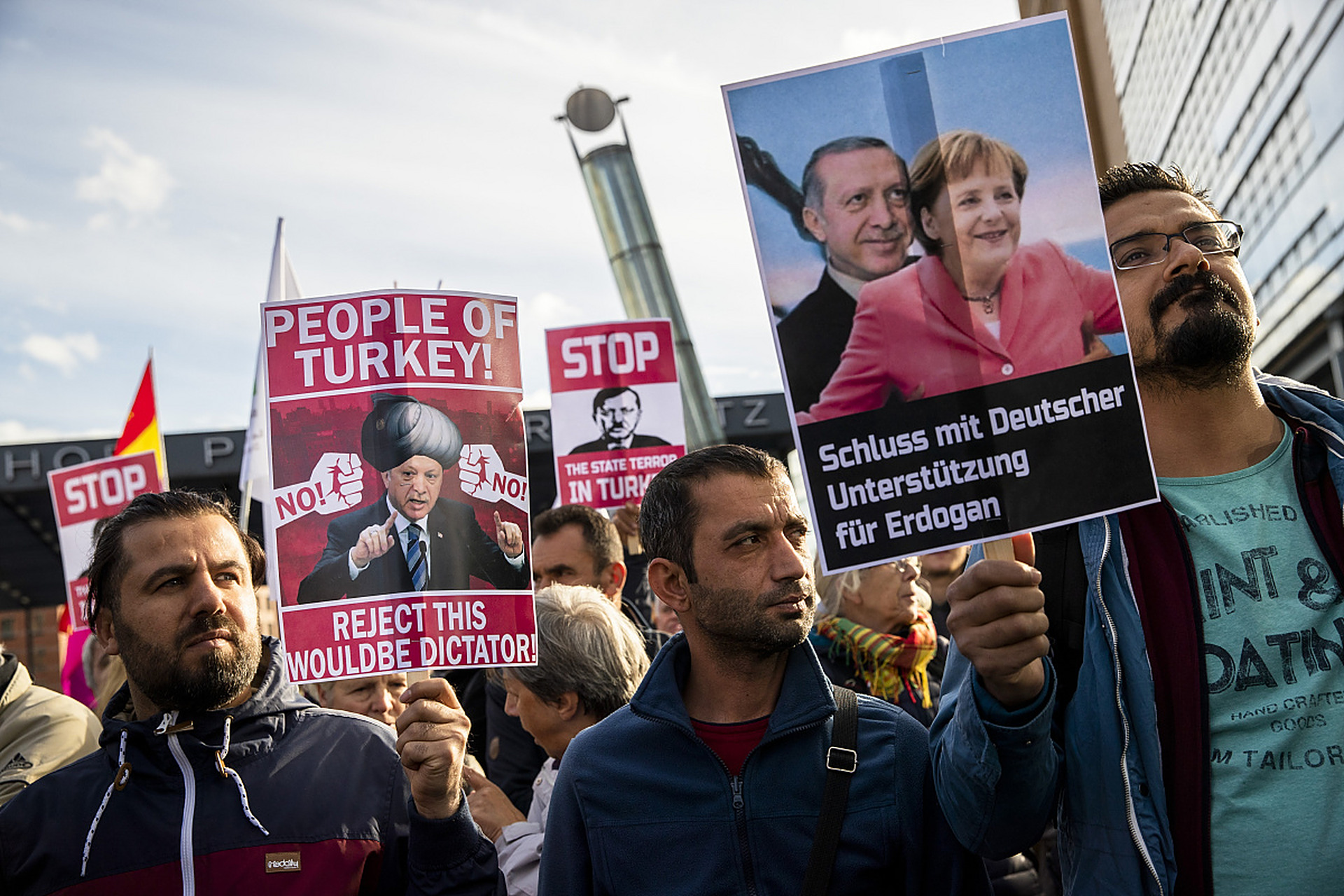 九游体育-土耳其逆转荷兰，小组出线悬念增加的简单介绍