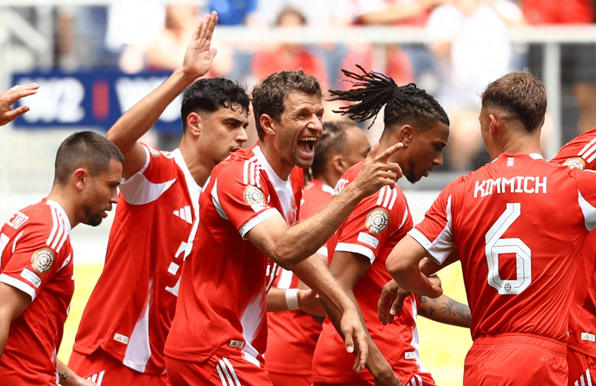 拜仁慕尼黑球员在关键时刻挺身而出