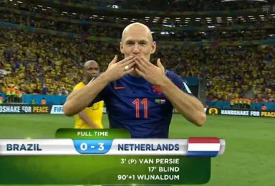 九游体育官网-荷兰队凭借罚点球战胜意大利，进入四强