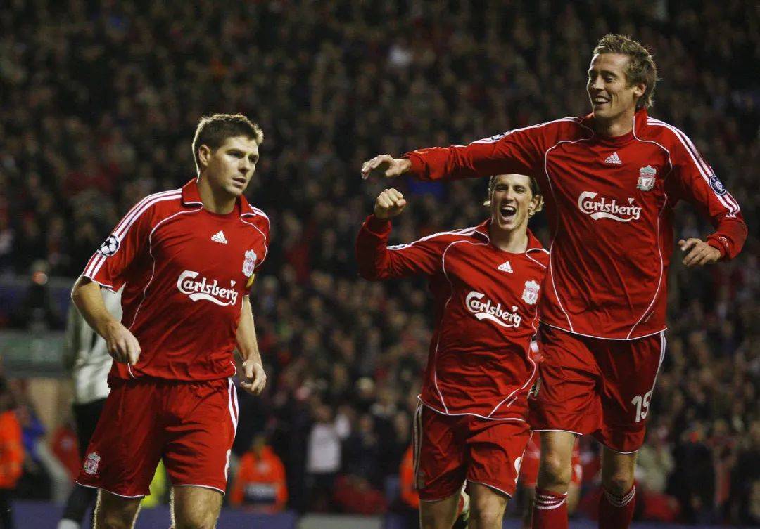 九游体育入口-利物浦传奇重返球场，助力球队获胜