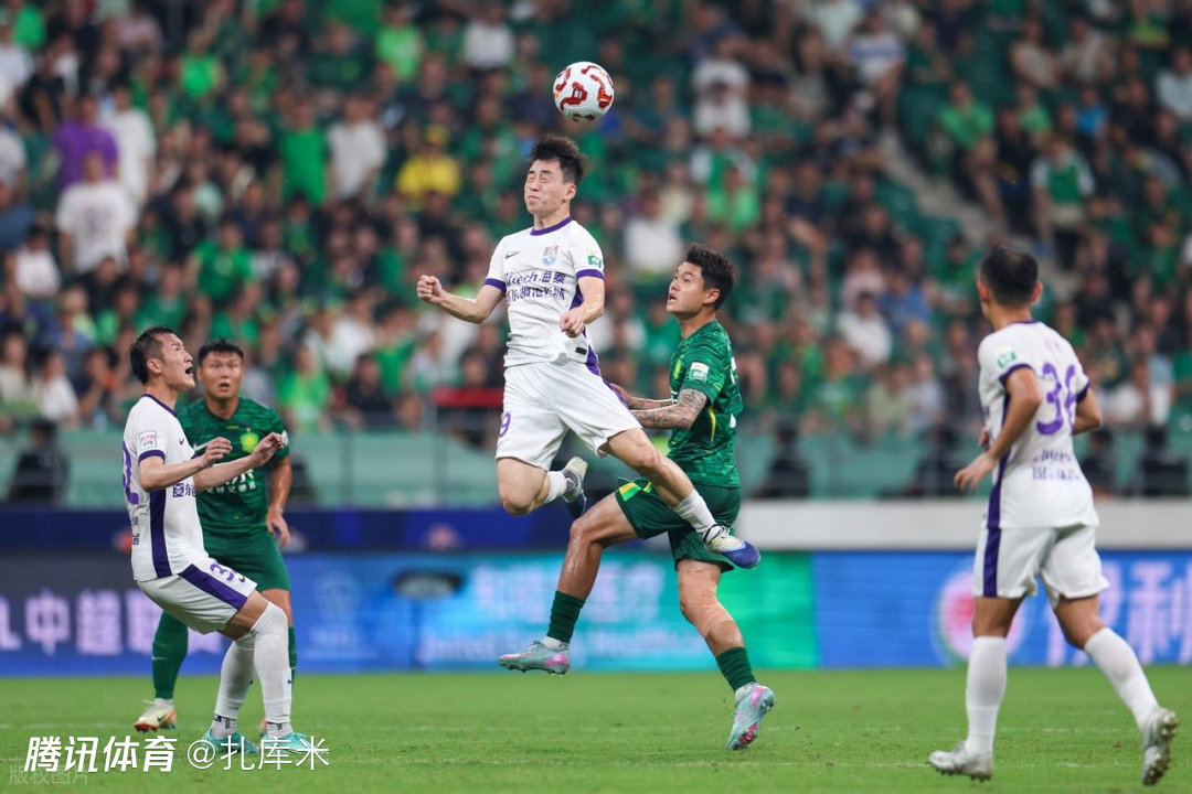 九游体育app下载-国际足坛擂台赛：双雄争霸搏杀争夺