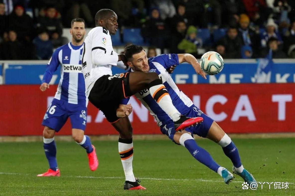 瓦伦西亚主场战平，保持不败