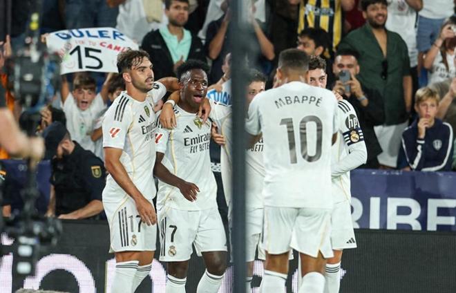 九游体育在线-皇马豪取三分，霸占榜首位置