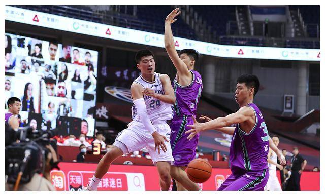九游体育中国官网-青海男篮新星崭露头角，一战成名惊艳球迷
