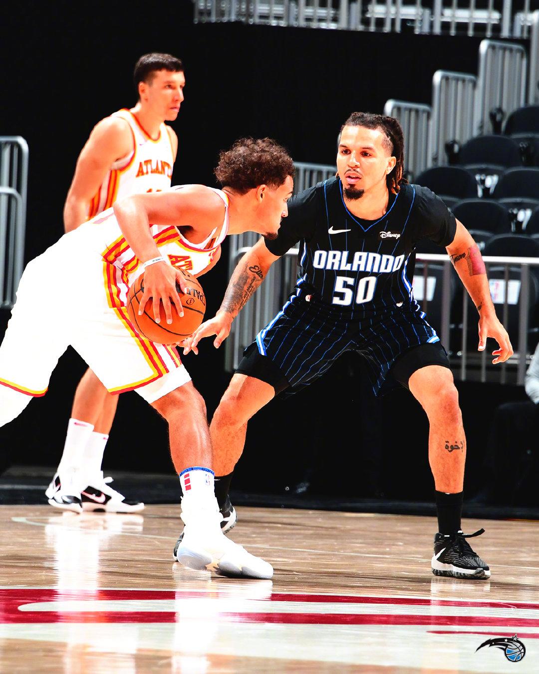 魔术战胜尼克斯，特雷杨高效率得分